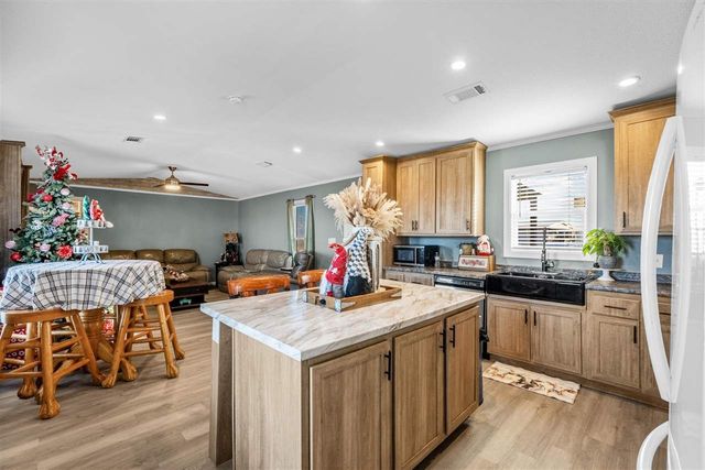 101 Pond View, Elgin, OK 73538