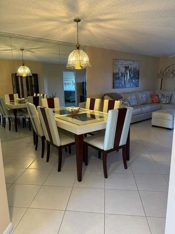 950 SW 138th Ave 409B, Pembroke Pines, FL 33027