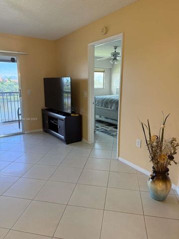 950 SW 138th Ave 409B, Pembroke Pines, FL 33027