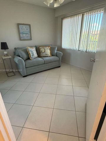 950 SW 138th Ave 409B, Pembroke Pines, FL 33027