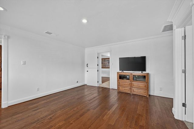 1946 Sussex Drive, Carrollton, TX 75007