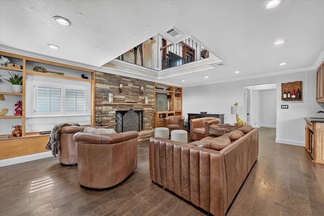1946 Sussex Drive, Carrollton, TX 75007