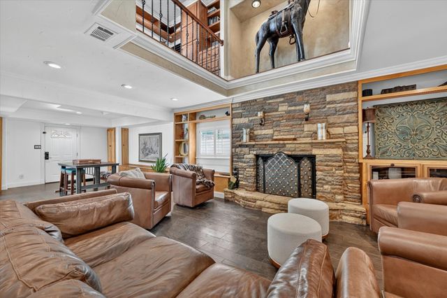 1946 Sussex Drive, Carrollton, TX 75007