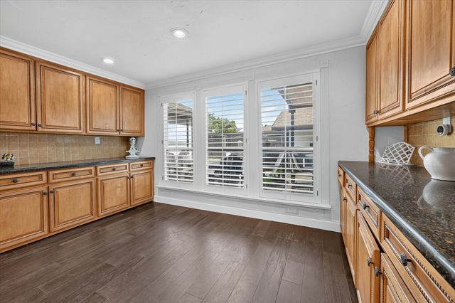 1946 Sussex Drive, Carrollton, TX 75007