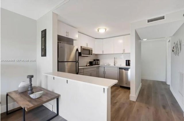 3527 NE 168th St 409, North Miami Beach, FL 33160