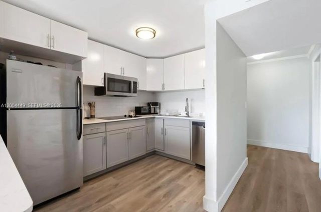 3527 NE 168th St 409, North Miami Beach, FL 33160