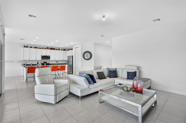 11662 SW Moon River Way, Port St. Lucie, FL 34987