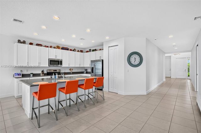 11662 SW Moon River Way, Port St. Lucie, FL 34987