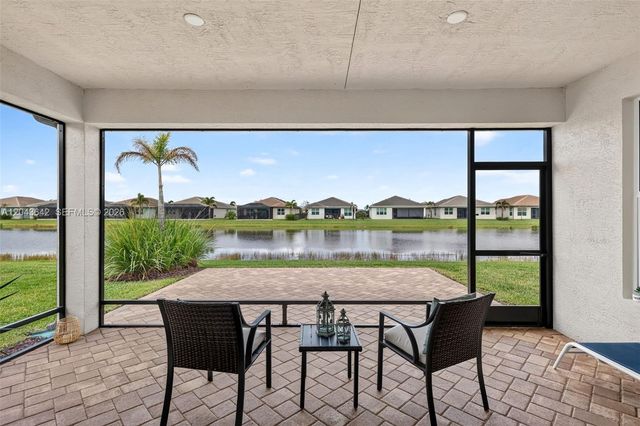 11662 SW Moon River Way, Port St. Lucie, FL 34987