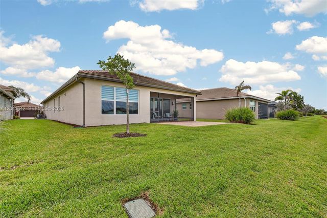 11662 SW Moon River Way, Port St. Lucie, FL 34987