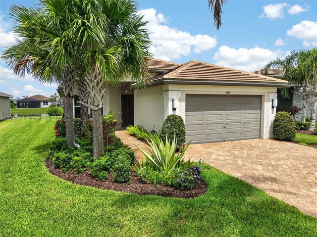 11662 SW Moon River Way, Port St. Lucie, FL 34987