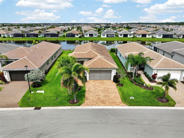 11662 SW Moon River Way, Port St. Lucie, FL 34987