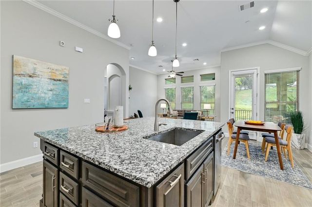 204 Maxwell WAY 39, Austin, TX 78738