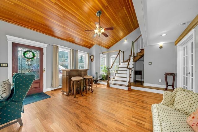 111 Grove Ave, Wilmington, MA 01887