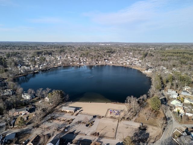 111 Grove Ave, Wilmington, MA 01887