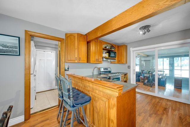 111 Grove Ave, Wilmington, MA 01887