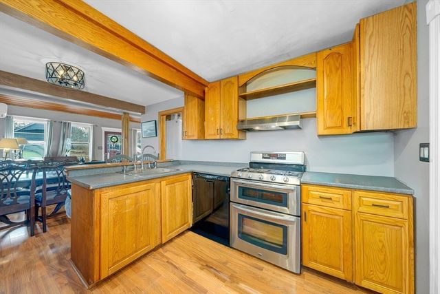 111 Grove Ave, Wilmington, MA 01887