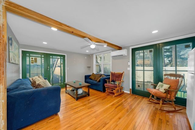 111 Grove Ave, Wilmington, MA 01887