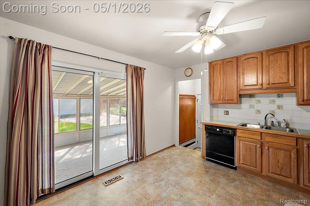 28696 Patricia Avenue, Warren, MI 48092