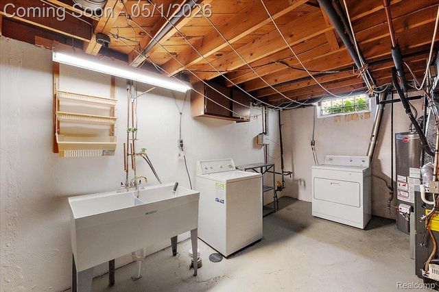 28696 Patricia Avenue, Warren, MI 48092