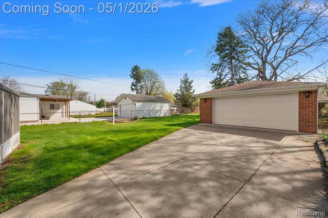28696 Patricia Avenue, Warren, MI 48092