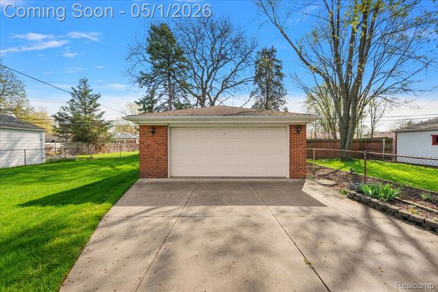28696 Patricia Avenue, Warren, MI 48092