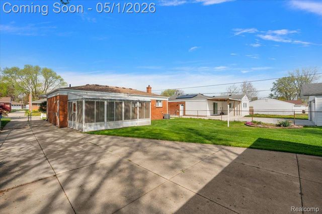 28696 Patricia Avenue, Warren, MI 48092