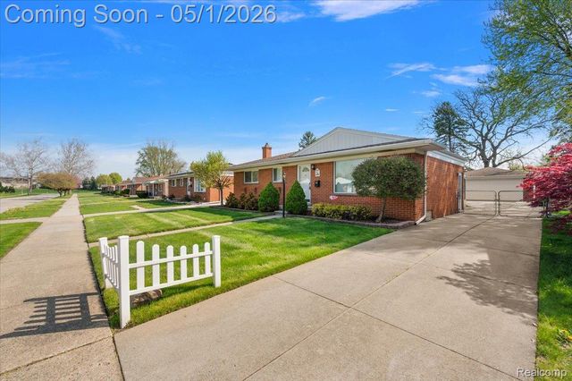 28696 Patricia Avenue, Warren, MI 48092