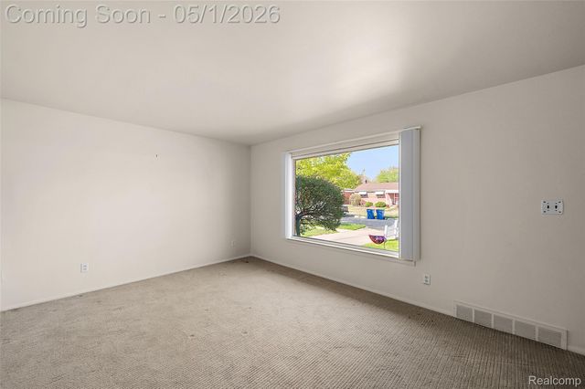 28696 Patricia Avenue, Warren, MI 48092