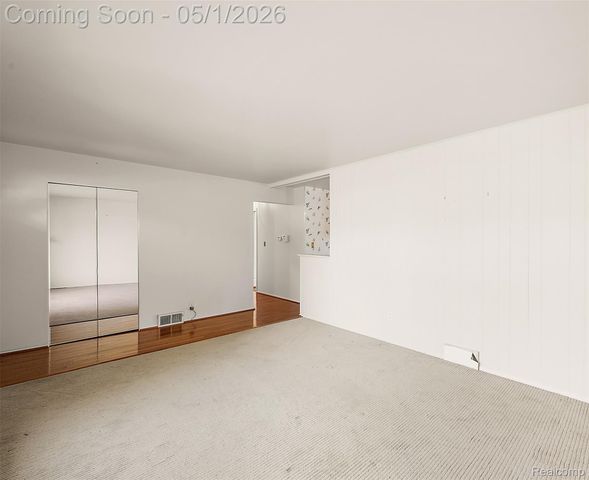 28696 Patricia Avenue, Warren, MI 48092