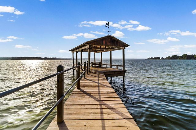 554 Harbor Drive, Onalaska, TX 77360