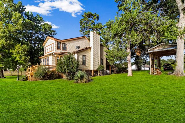 554 Harbor Drive, Onalaska, TX 77360