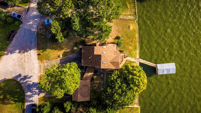 554 Harbor Drive, Onalaska, TX 77360