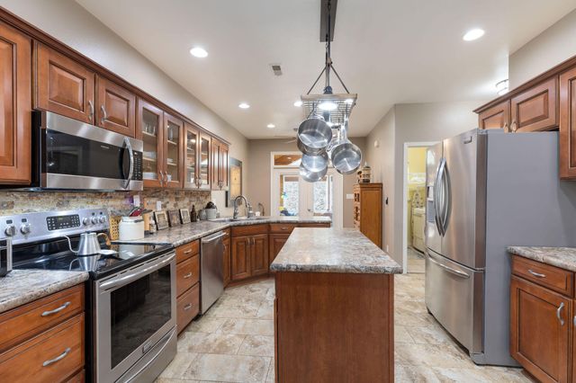 180 Wisconsin Road, Hollister, MO 65672