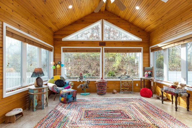 180 Wisconsin Road, Hollister, MO 65672