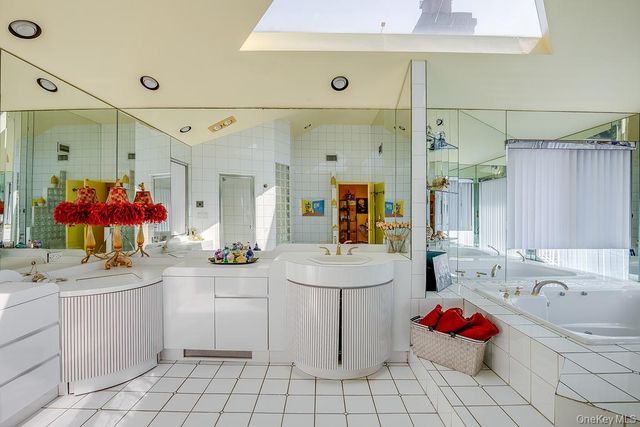 900 Kilmer Lane, North Woodmere, NY 11581