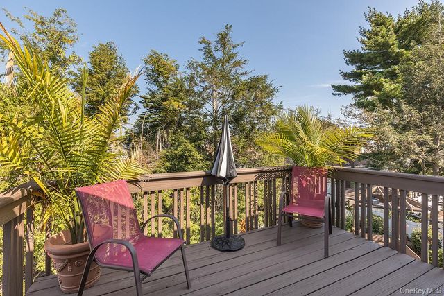 900 Kilmer Lane, North Woodmere, NY 11581