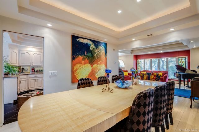 900 Kilmer Lane, North Woodmere, NY 11581