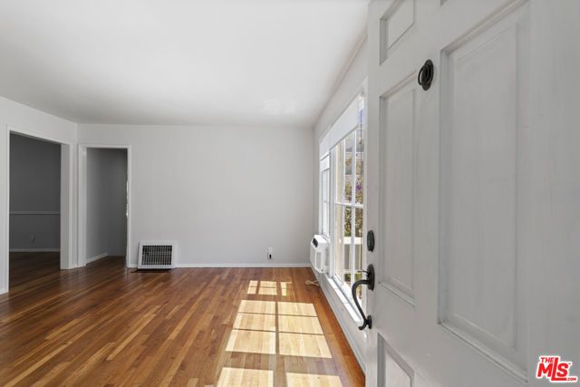 15222 Dickens Street, Los Angeles, CA 91403