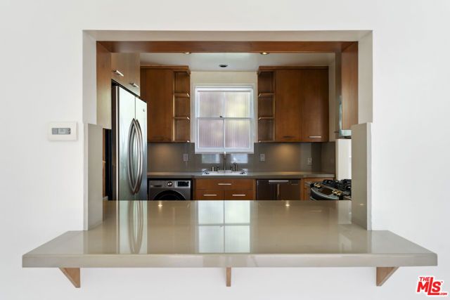 15222 Dickens Street, Los Angeles, CA 91403