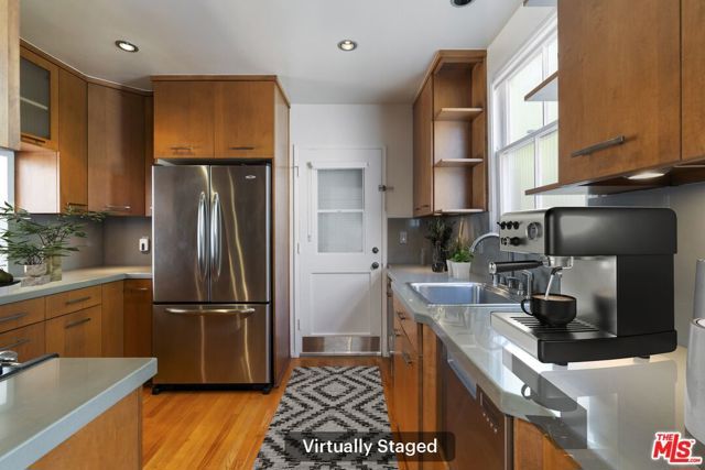 15222 Dickens Street, Los Angeles, CA 91403