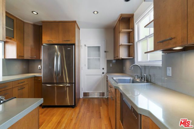 15222 Dickens Street, Los Angeles, CA 91403