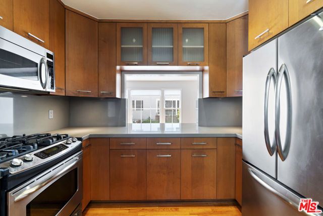 15222 Dickens Street, Los Angeles, CA 91403