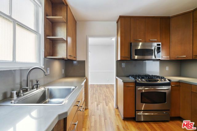 15222 Dickens Street, Los Angeles, CA 91403