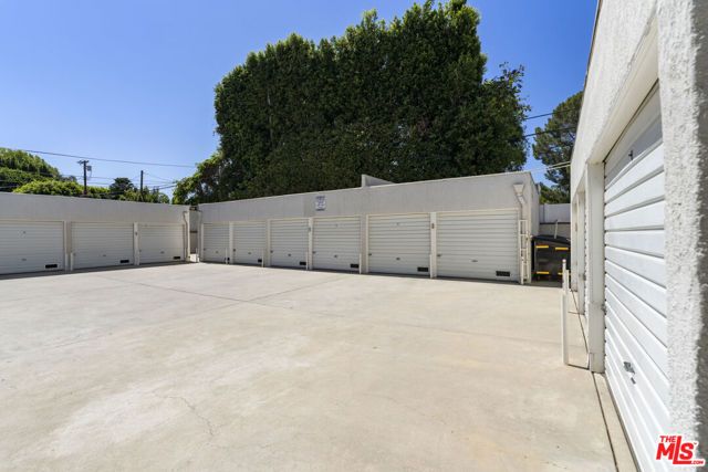 15222 Dickens Street, Los Angeles, CA 91403
