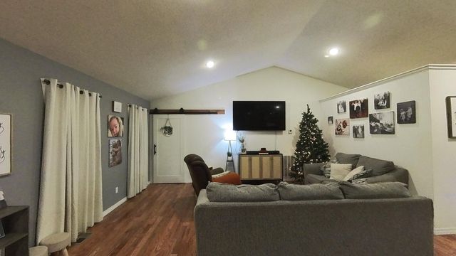 1278 Fox Circle Drive, Mountain View, MO 65548