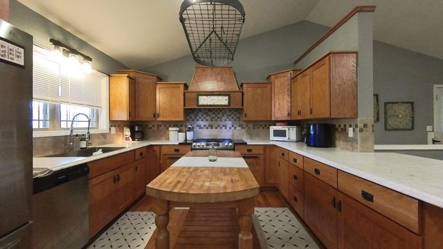 1278 Fox Circle Drive, Mountain View, MO 65548