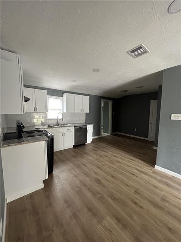 723 Doverside Street 4, Houston, TX 77022