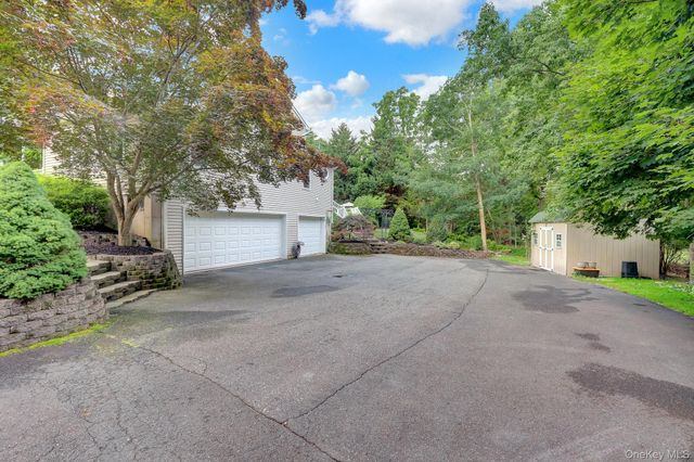 4 Apple Lane, Wading River, NY 11792