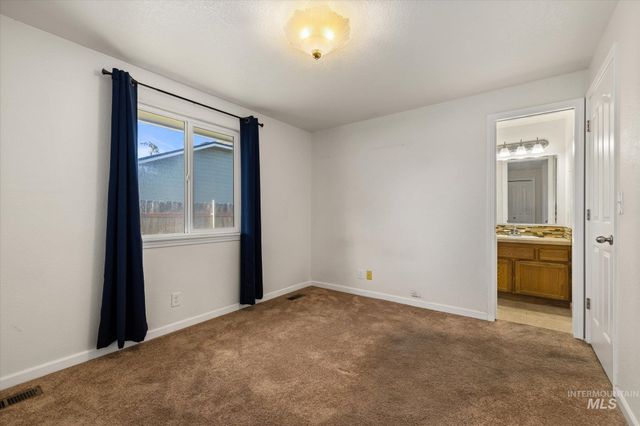 10605 W Goldenrod Ave, Boise, ID 83713